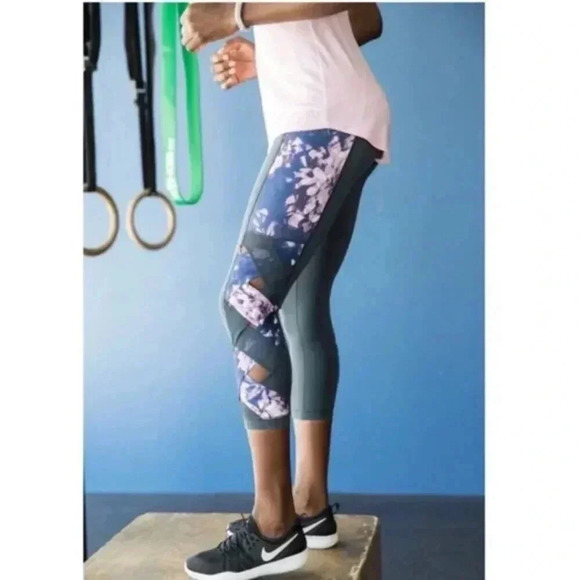 Calia by Carrie Underwood Crisscross Mesh Leggings - Picture 2 of 4